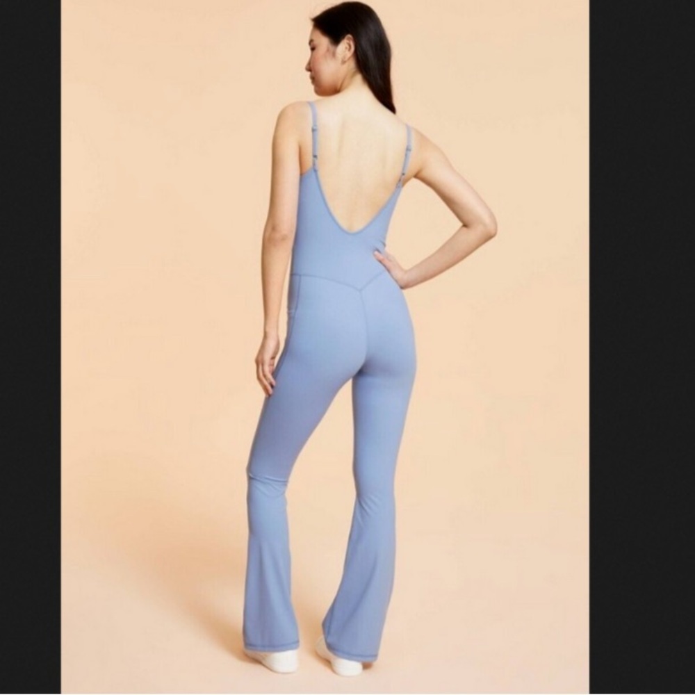 Chic Purple Jumpsuit with Spaghetti Straps - Picture 2 of 7